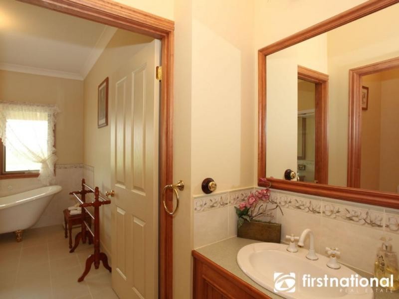 50 Parish Road, Garfield VIC 3814