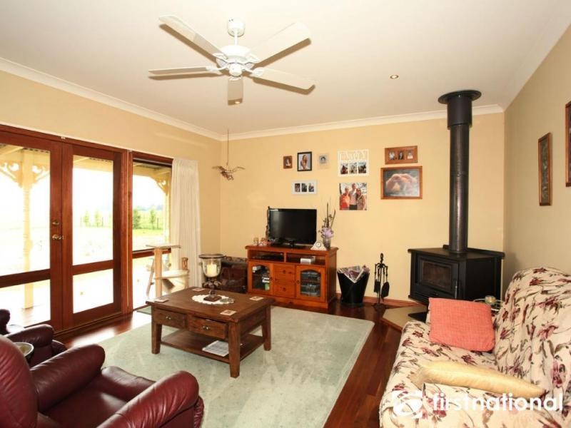 50 Parish Rd, Iona VIC 3815