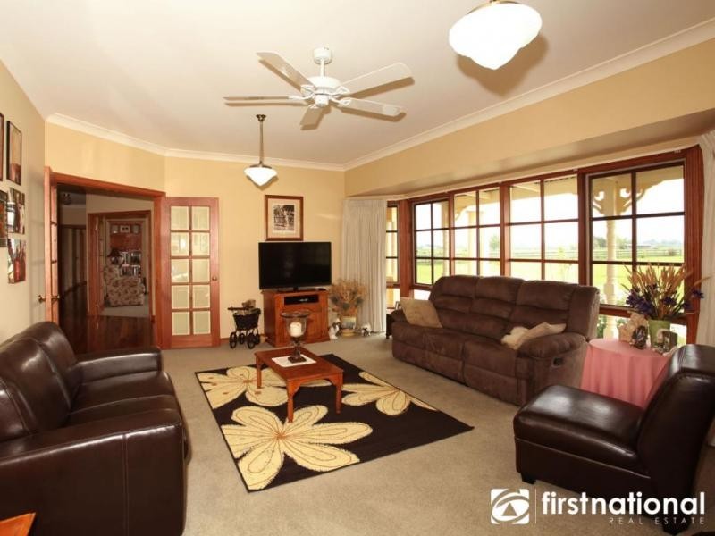 50 Parish Rd, Iona VIC 3815