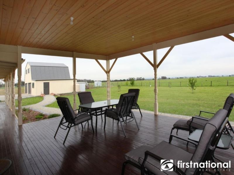 50 Parish Rd, Iona VIC 3815