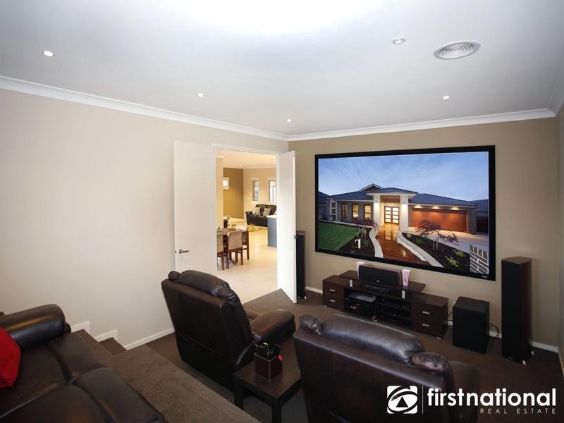 12 Carrington Drive, Pakenham VIC 3810