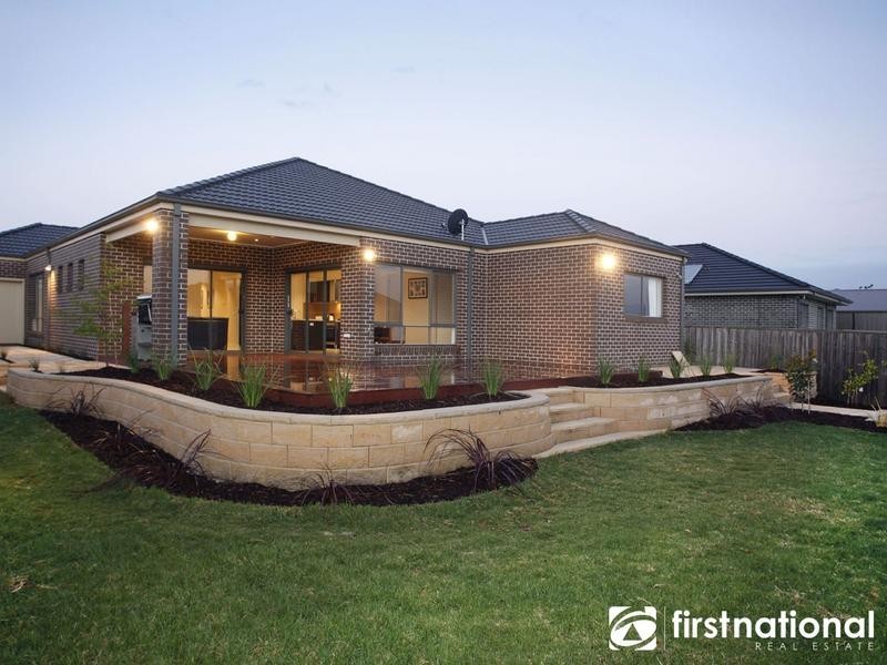 12 Carrington Drive, Pakenham VIC 3810