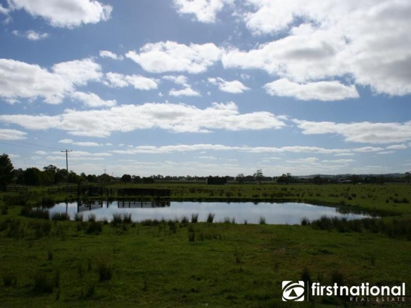 80 Racecourse Road, Nar Nar Goon VIC 3812