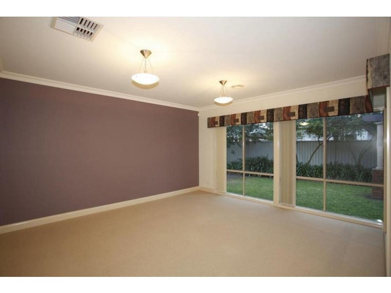 4 Clearwater Drive, Pakenham VIC 3810