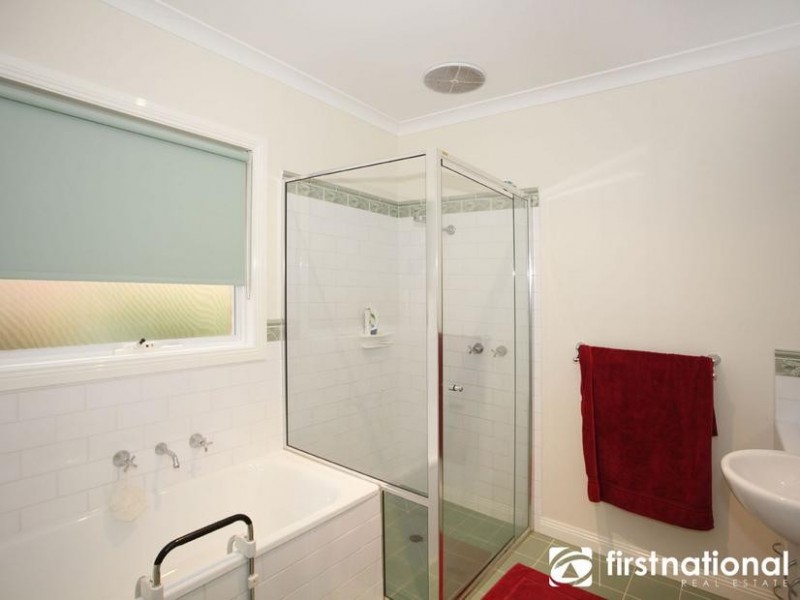 1/40 Railway Avenue, Garfield VIC 3814