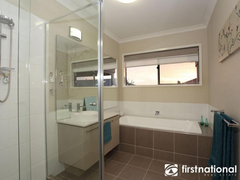 37 Harrison Way, Pakenham VIC 3810