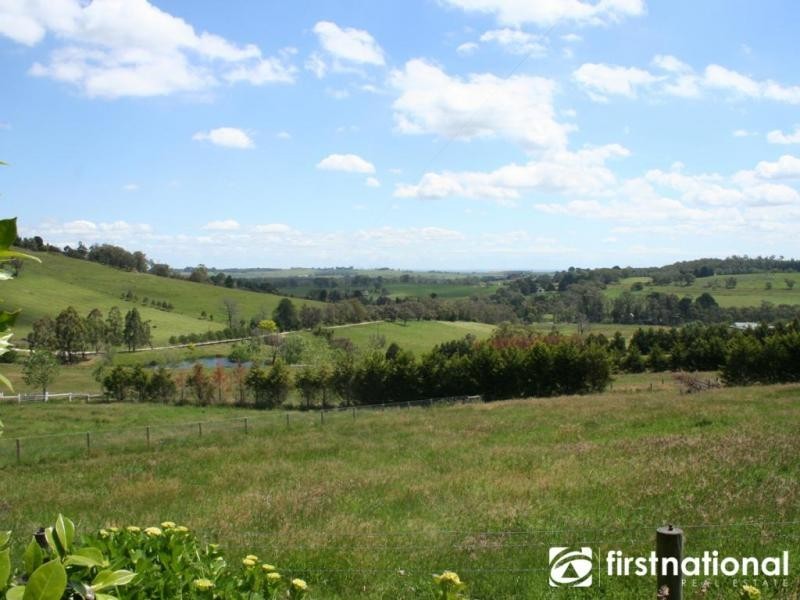 70 Sanders Road, Garfield North VIC 3814