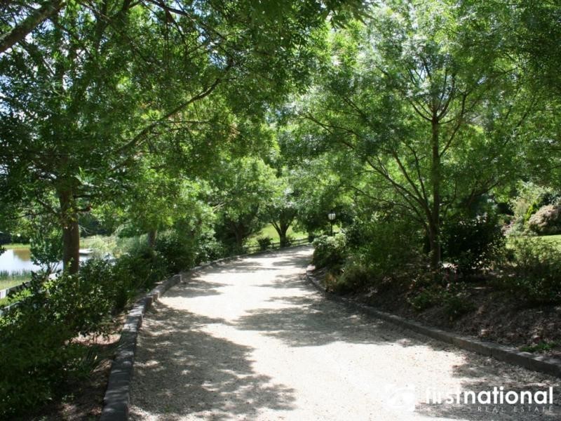 70 Sanders Road, Garfield North VIC 3814