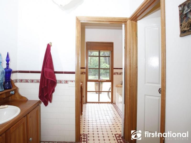 70 Sanders Road, Garfield North VIC 3814