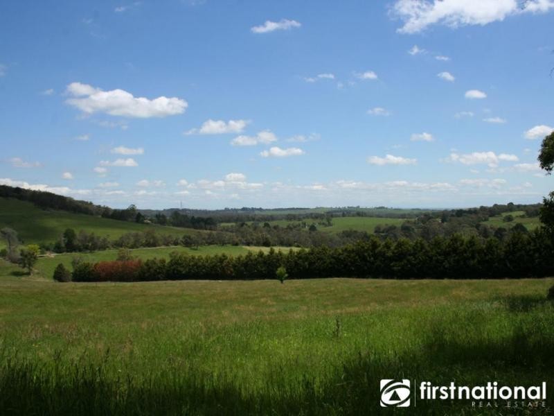 70 Sanders Road, Garfield North VIC 3814