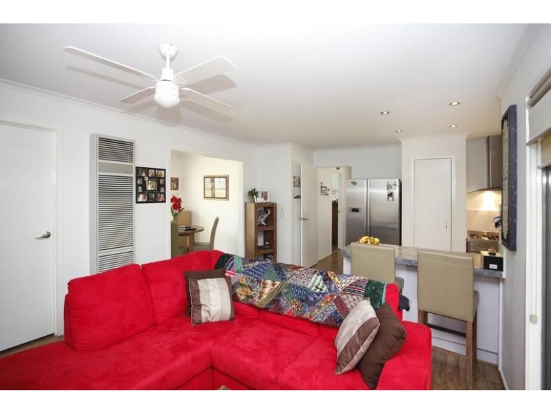 4 Alison Close, Pakenham VIC 3810