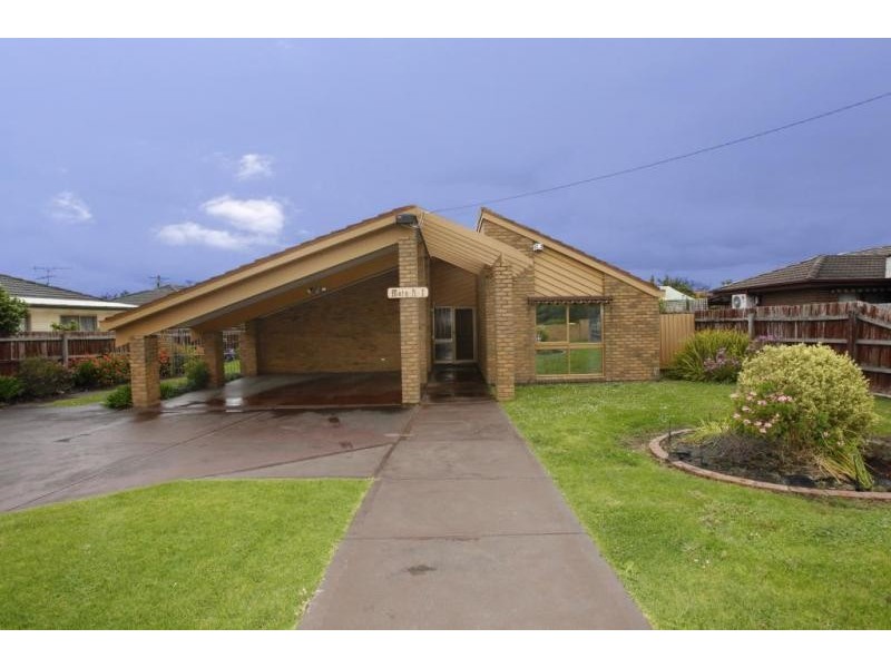 14 Main Street, Pakenham VIC 3810