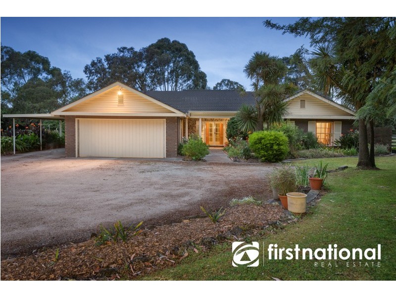 1 Oaktree Drive, Pakenham VIC 3810