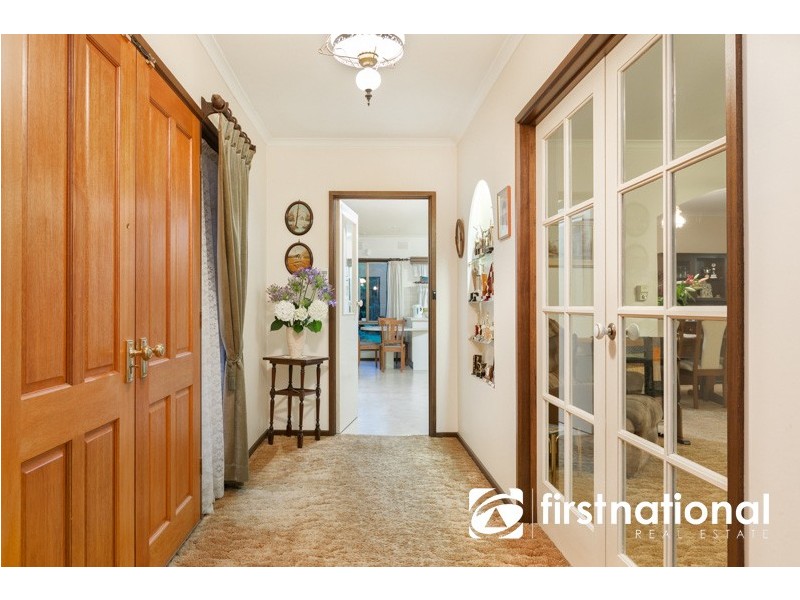 1 Oaktree Drive, Pakenham VIC 3810