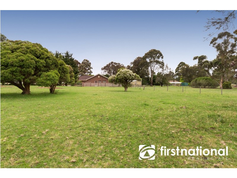 1 Oaktree Drive, Pakenham VIC 3810