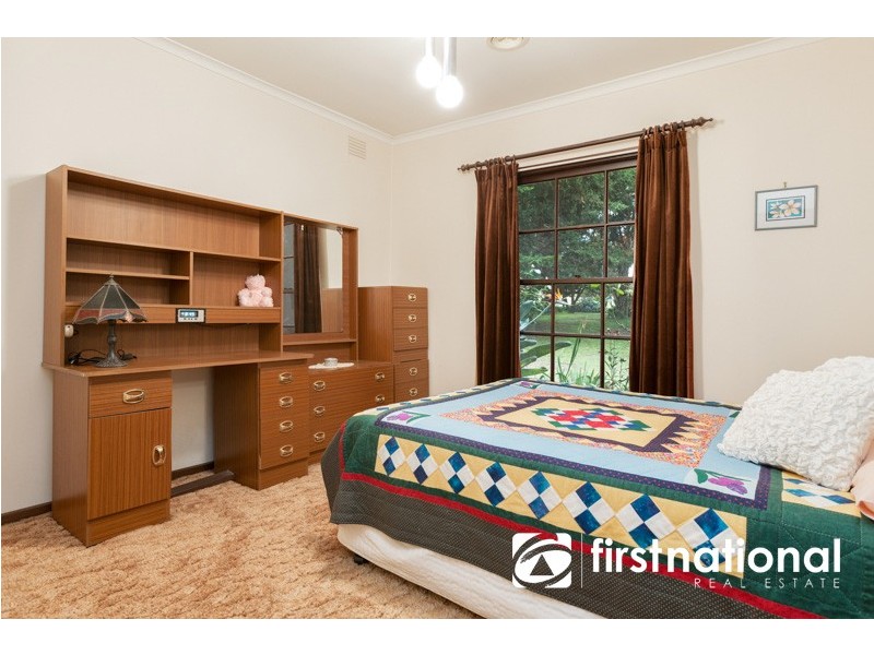 1 Oaktree Drive, Pakenham VIC 3810