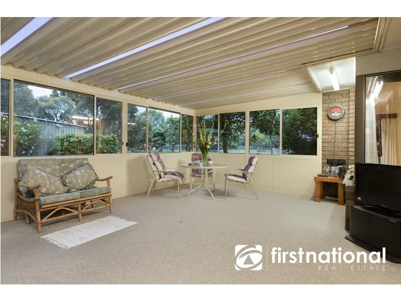 1 Oaktree Drive, Pakenham VIC 3810