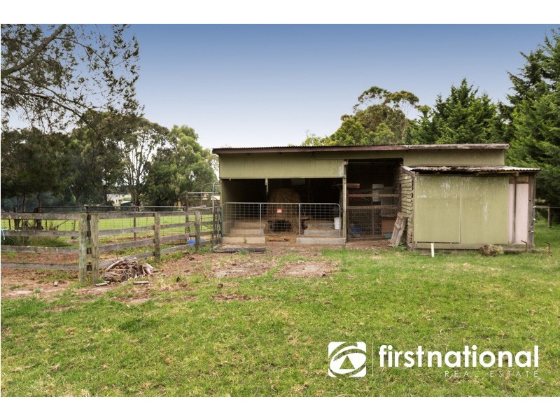 1 Oaktree Drive, Pakenham VIC 3810