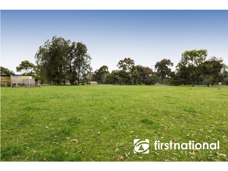 1 Oaktree Drive, Pakenham VIC 3810