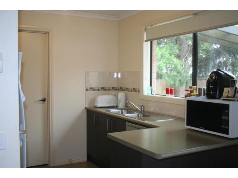 4/108 Ahern Road, Pakenham VIC 3810