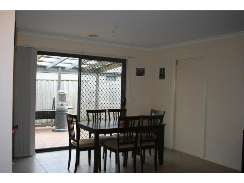 4/108 Ahern Road, Pakenham VIC 3810