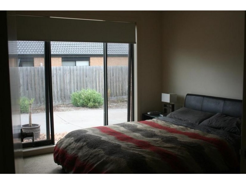 4/108 Ahern Road, Pakenham VIC 3810