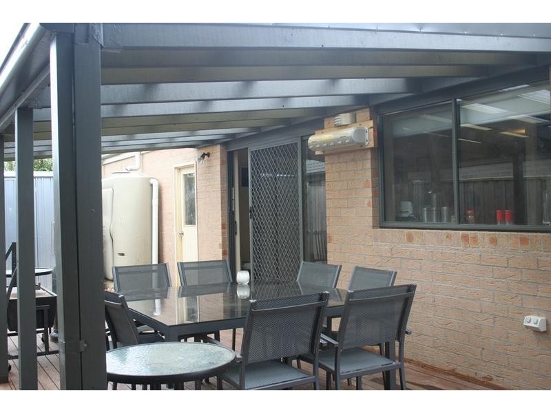 4/108 Ahern Road, Pakenham VIC 3810