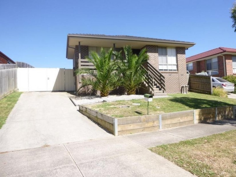 31 Riviera Drive, Pakenham VIC 3810