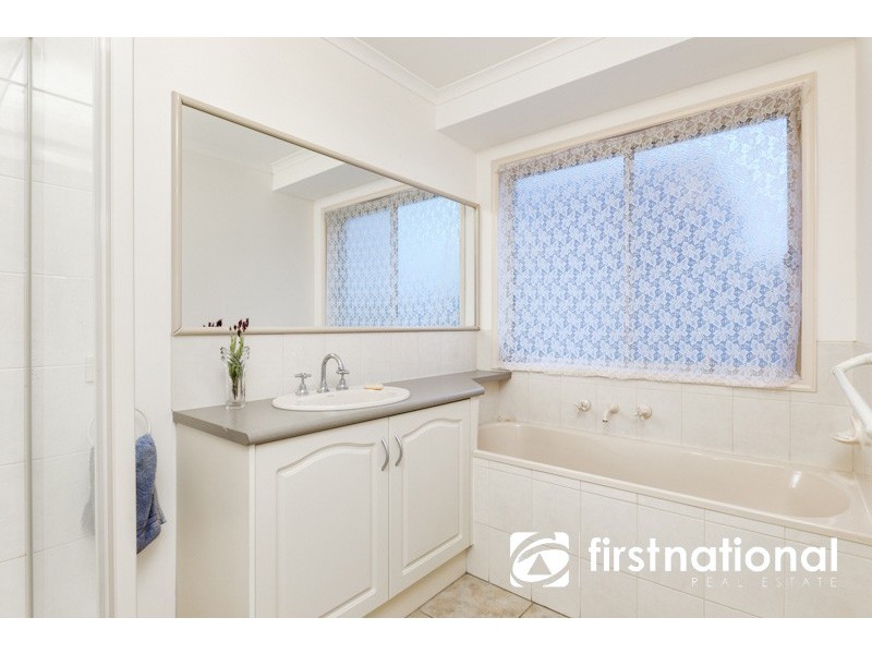 4 Drysdale Street, Pakenham VIC 3810