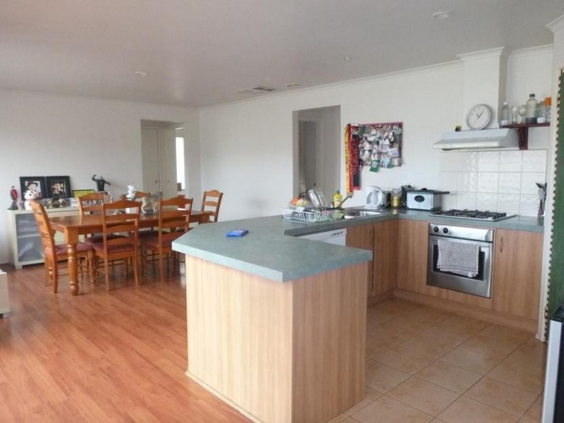 9 Spring Circuit, Pakenham VIC 3810