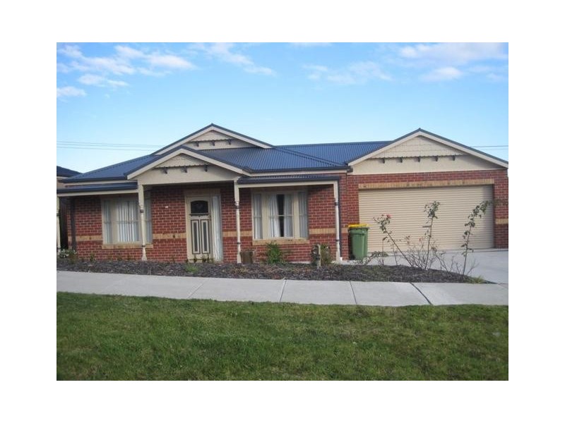 34 Windermere Boulevard, Pakenham VIC 3810