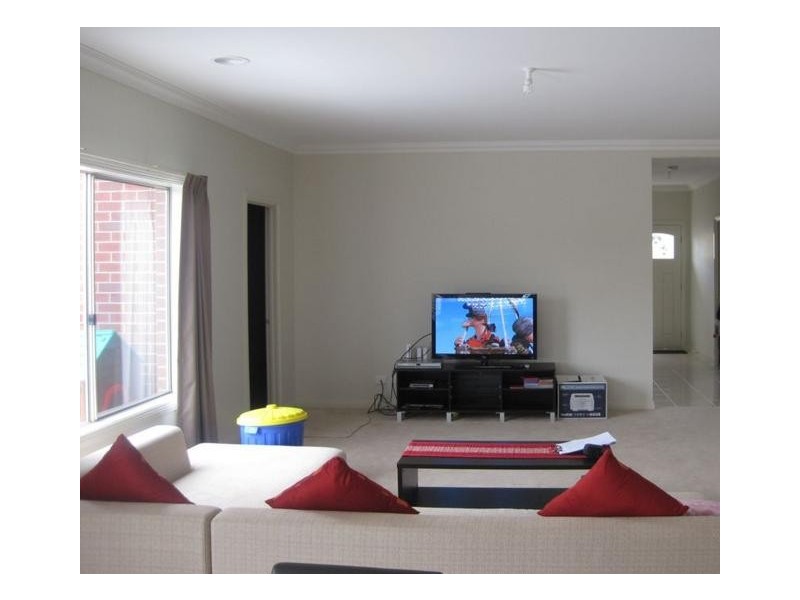 34 Windermere Boulevard, Pakenham VIC 3810