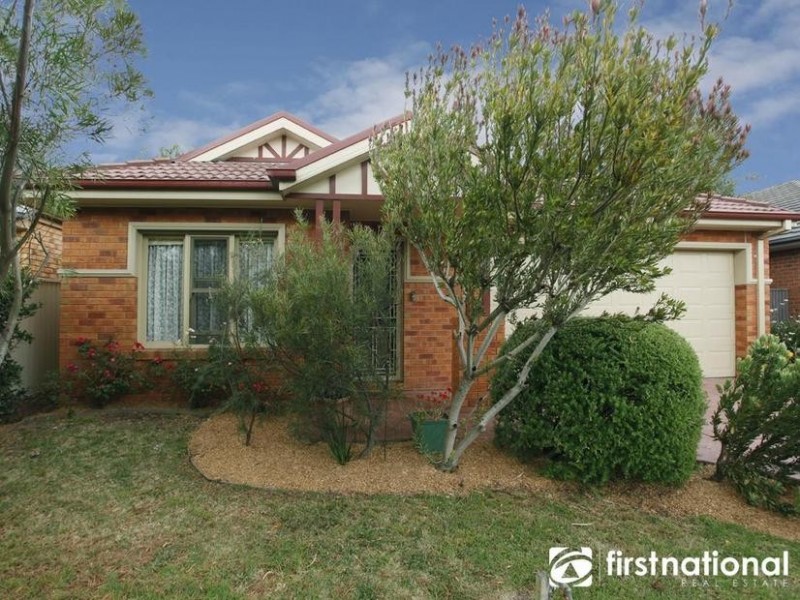 6 Clearwater Drive, Pakenham VIC 3810