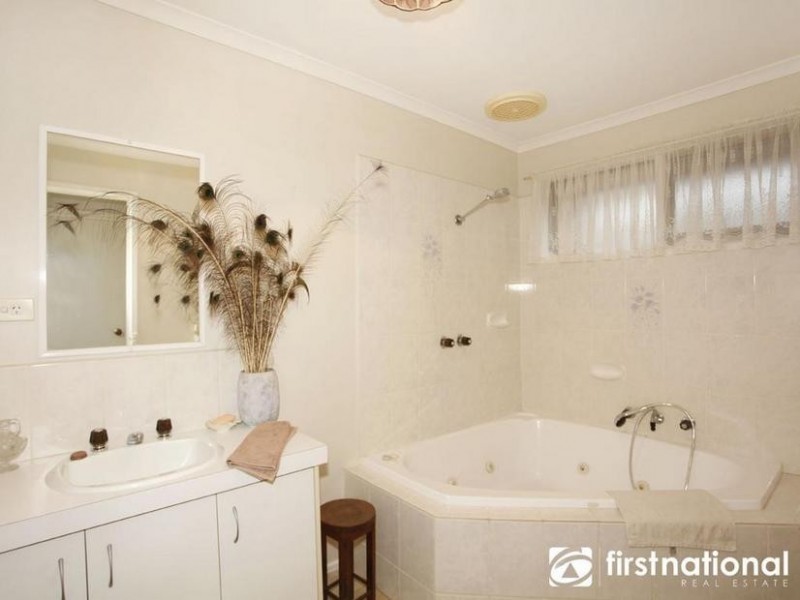 29 Barrington Drive, Pakenham VIC 3810