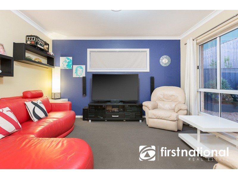 33 Manor View, Pakenham VIC 3810