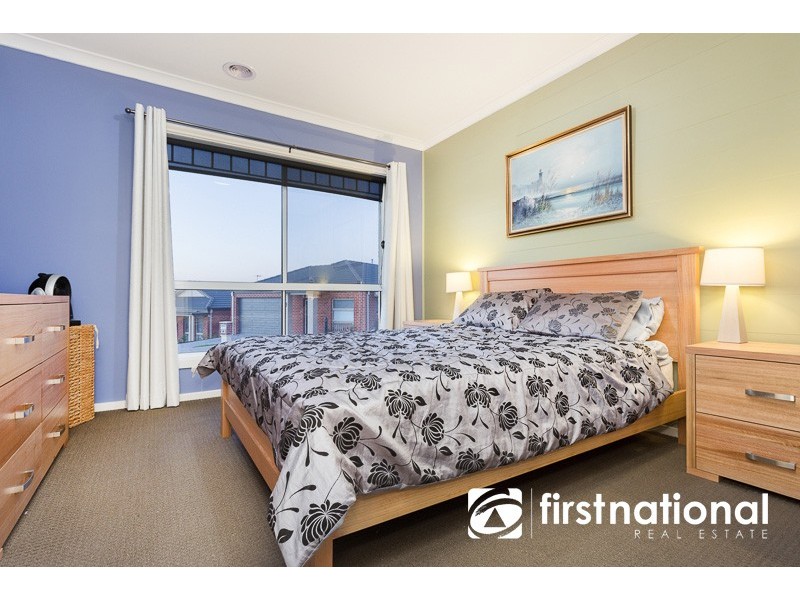 33 Manor View, Pakenham VIC 3810