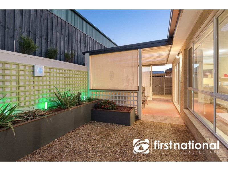 33 Manor View, Pakenham VIC 3810