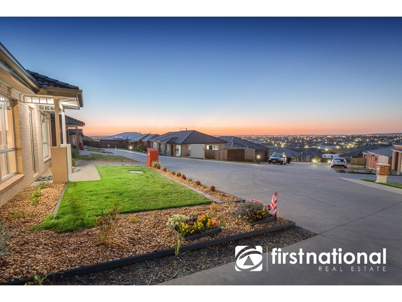 33 Manor View, Pakenham VIC 3810