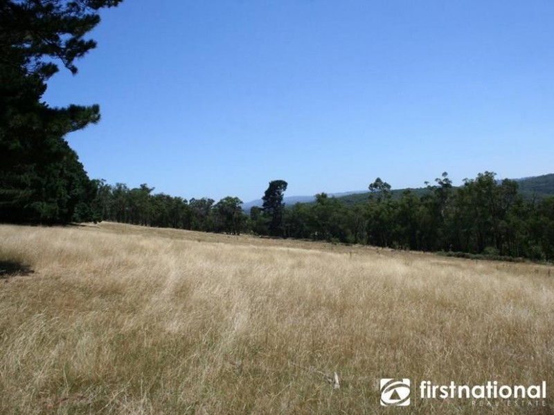 137 Bourkes Creek Road, Pakenham Upper VIC 3810