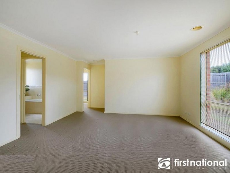 9 Torre Road, Pakenham VIC 3810