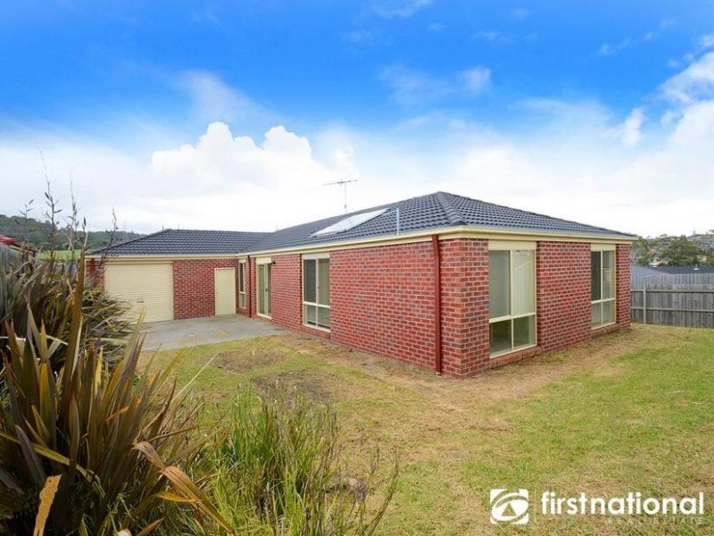 9 Torre Road, Pakenham VIC 3810