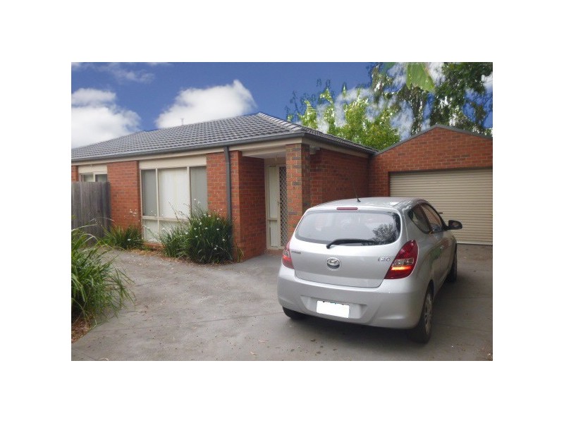 3/4 Jamieson Crt, Pakenham VIC 3810