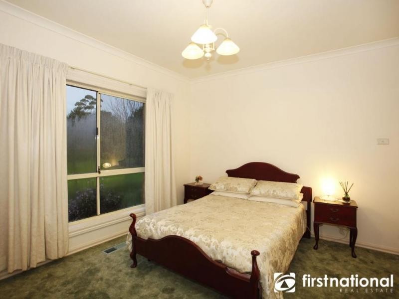 1 Bendanelle Crt, Garfield VIC 3814