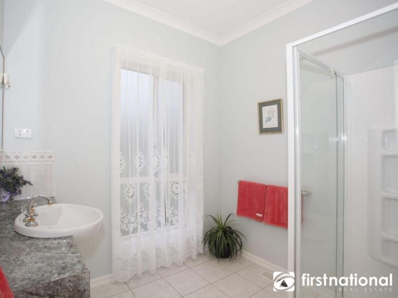 1 Bendanelle Crt, Garfield VIC 3814