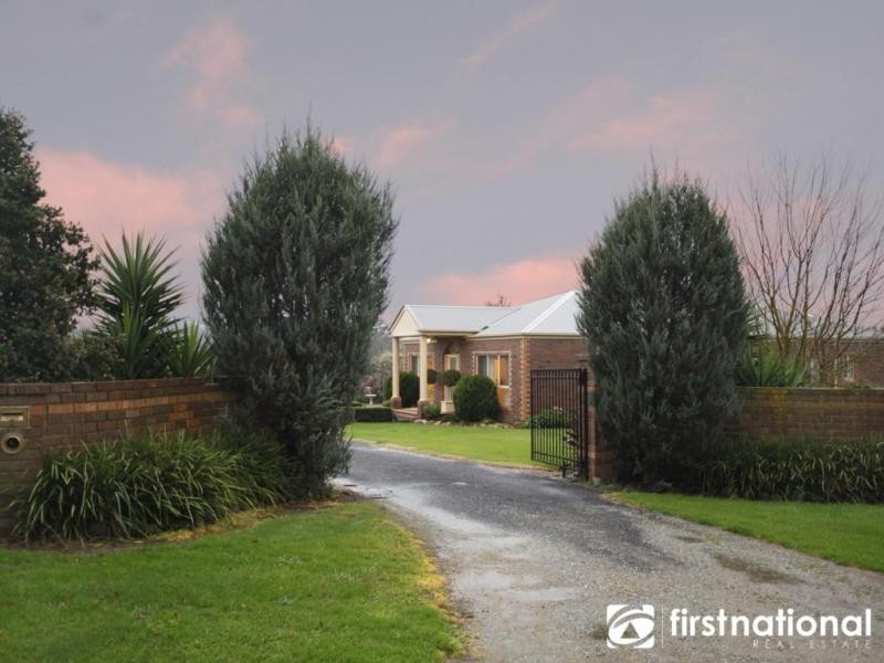 1 Bendanelle Crt, Garfield VIC 3814