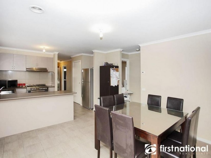 28 Walnut Way, Pakenham VIC 3810