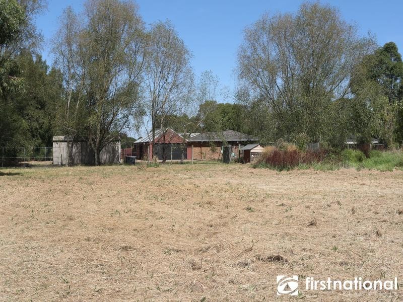 28 Home Road, Nar Nar Goon VIC 3812