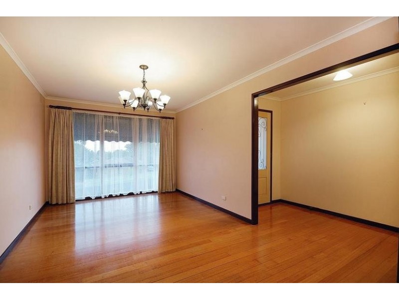 4 Dove Court, Pakenham VIC 3810