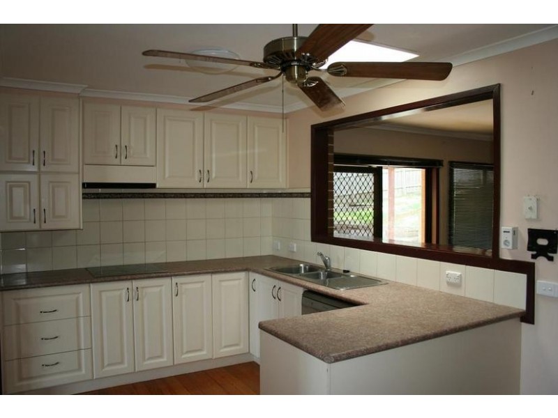 4 Dove Court, Pakenham VIC 3810