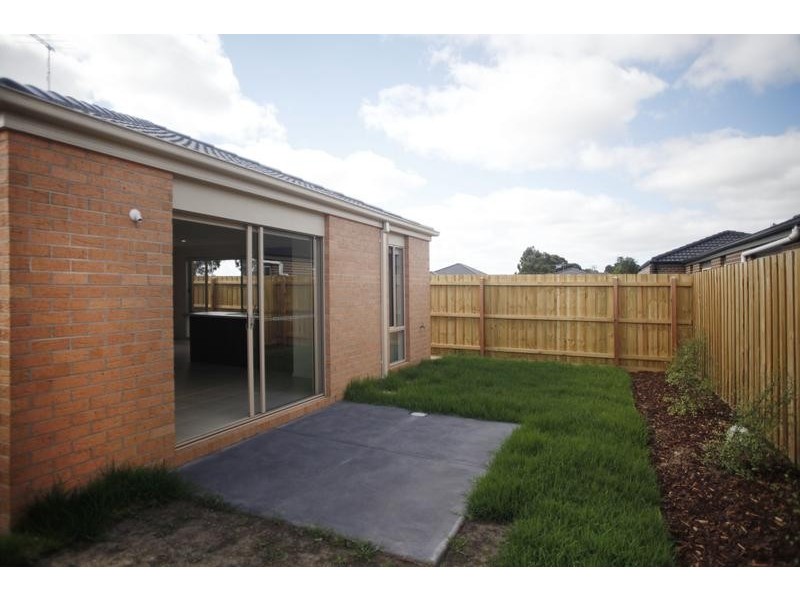 17 Caitlin Drive, Pakenham VIC 3810